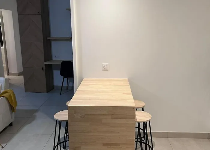 T2 Au Coeur De L'ecusson Apartment *