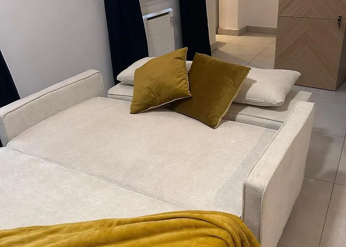 T2 Au Coeur De L'ecusson Apartment *