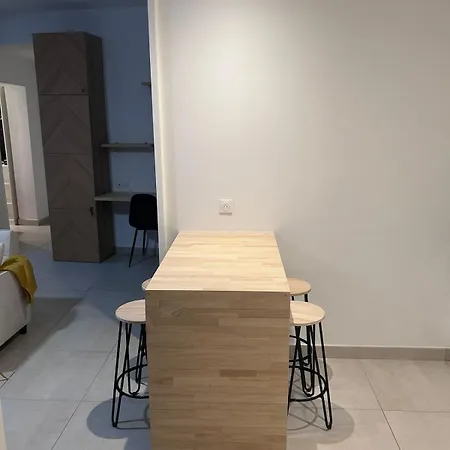 T2 Au Coeur De L'ecusson Apartmán *