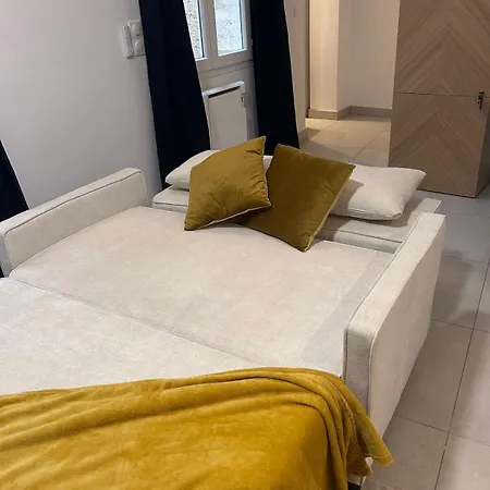 T2 Au Coeur De L'ecusson Apartmán *